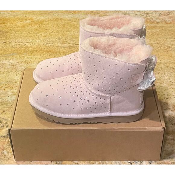 NWT Kids Ugg Stargirl Classic Mini II Bow Boots Size 4 - Picture 2 of 8